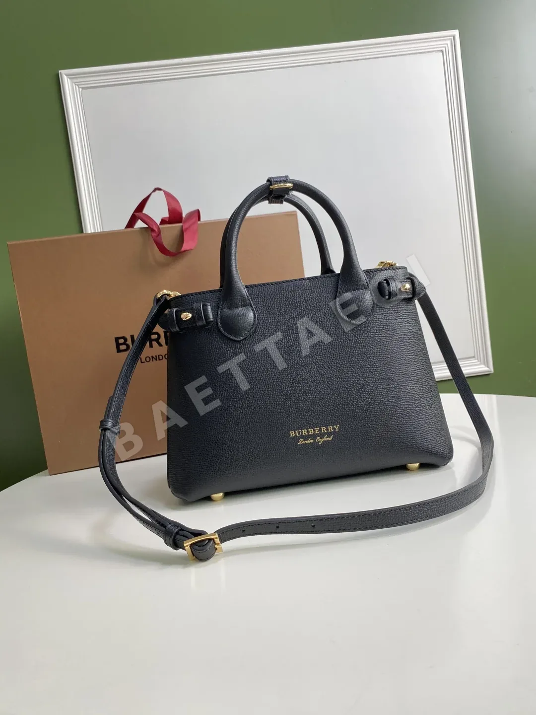 버버리 배너 숄더백 40663