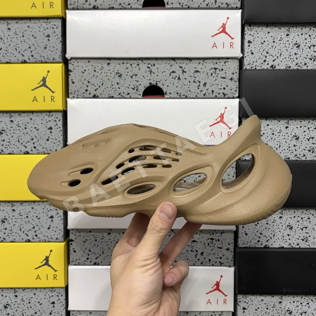아디다스 [LW] 이지 폼 RNR GV6842 200649 Adidas Yeezy Foam RNR Clay Taupe 상세 이미지 10