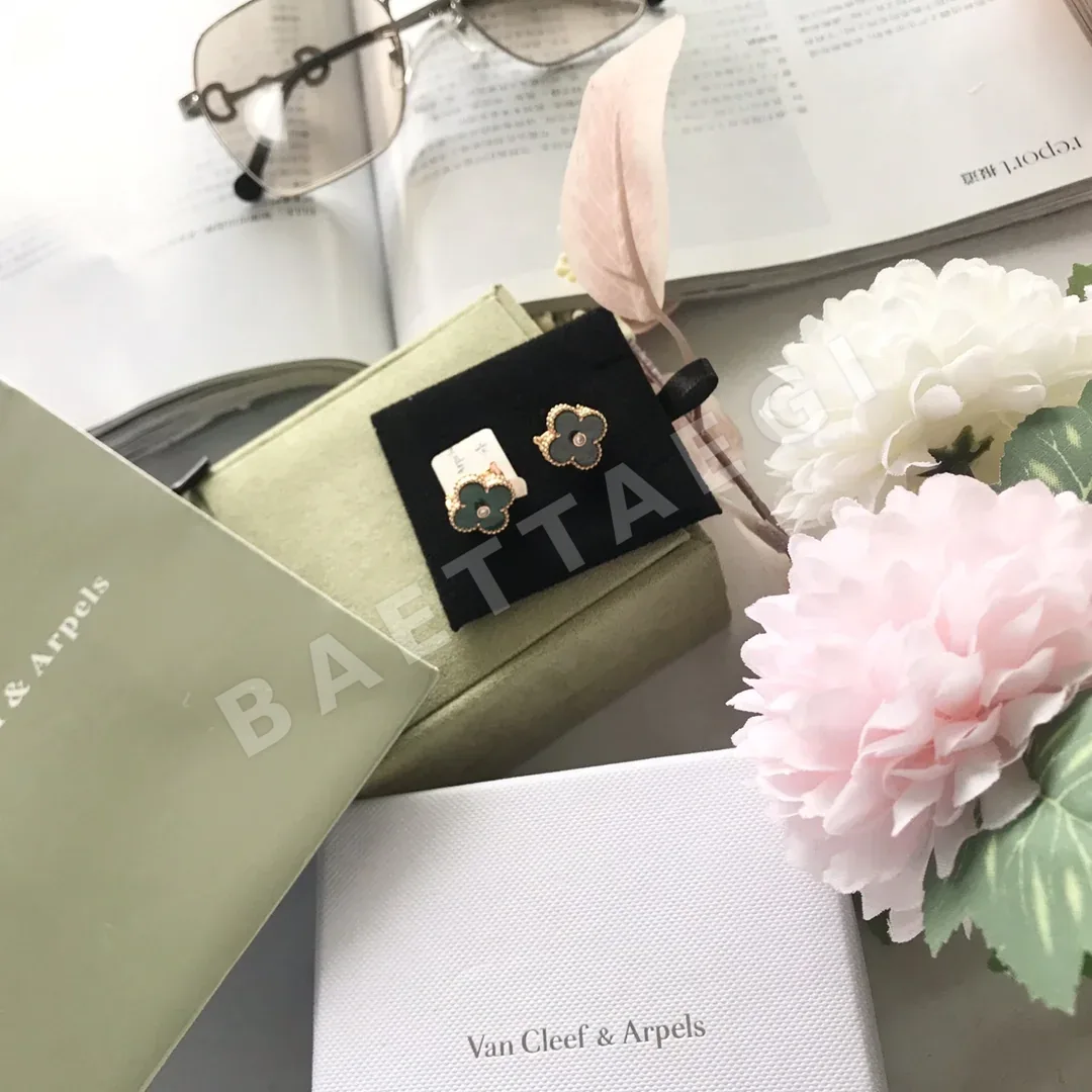 반클리프앤아펠 말라카이트 네잎클로버 귀걸이 63916