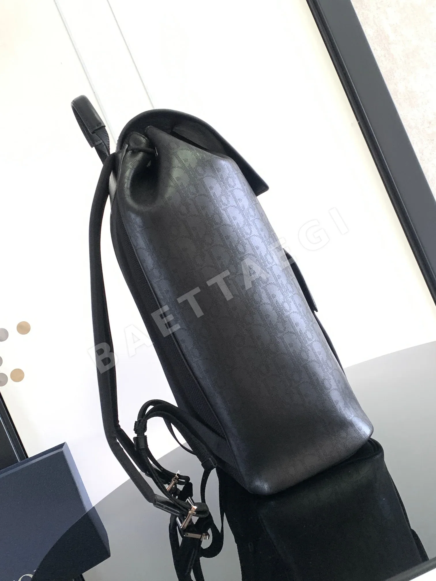 디올 모션 백팩 상세 이미지 2