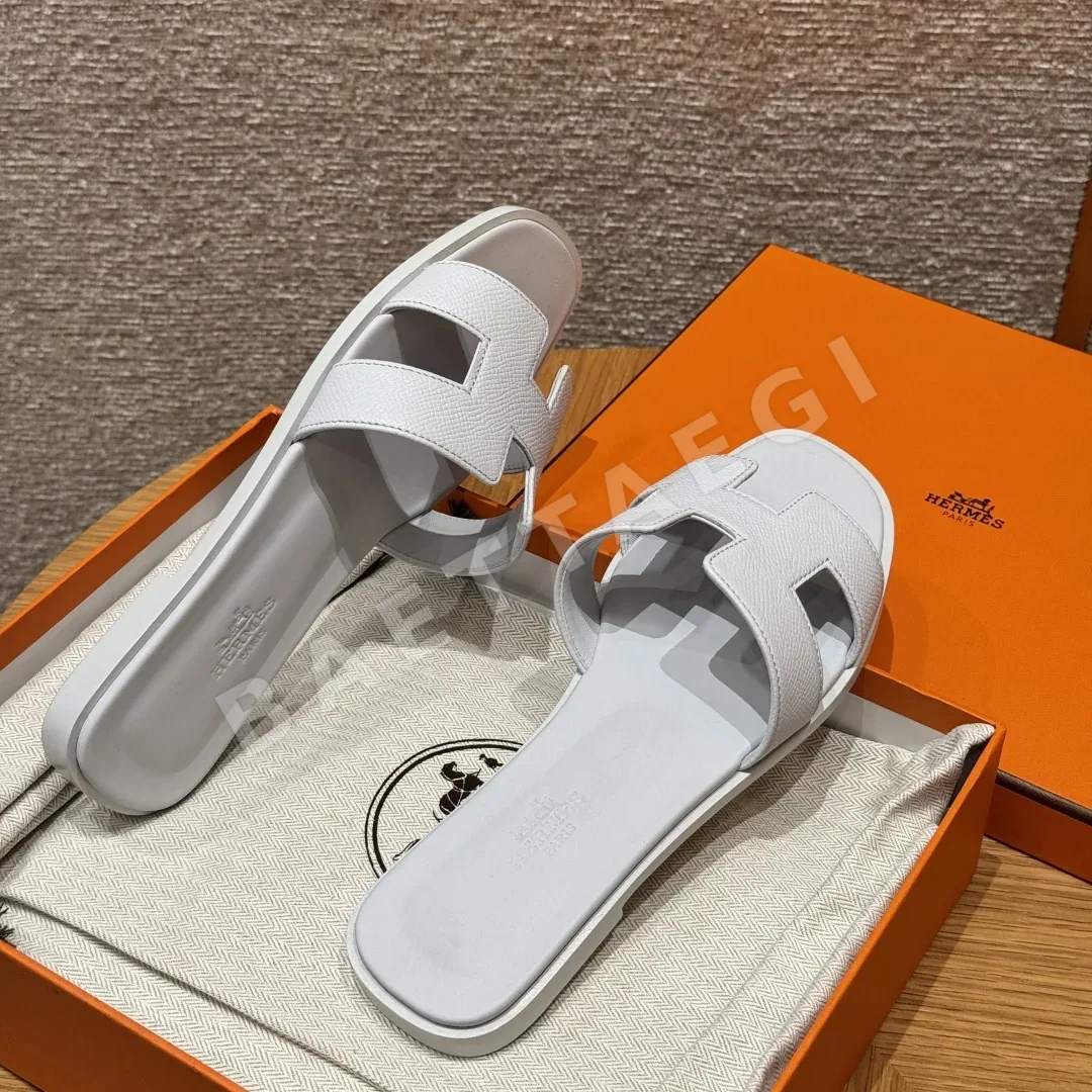 에르메스 오란 샌들 블루샤시에 가죽 H 컷아웃 상세 이미지 3