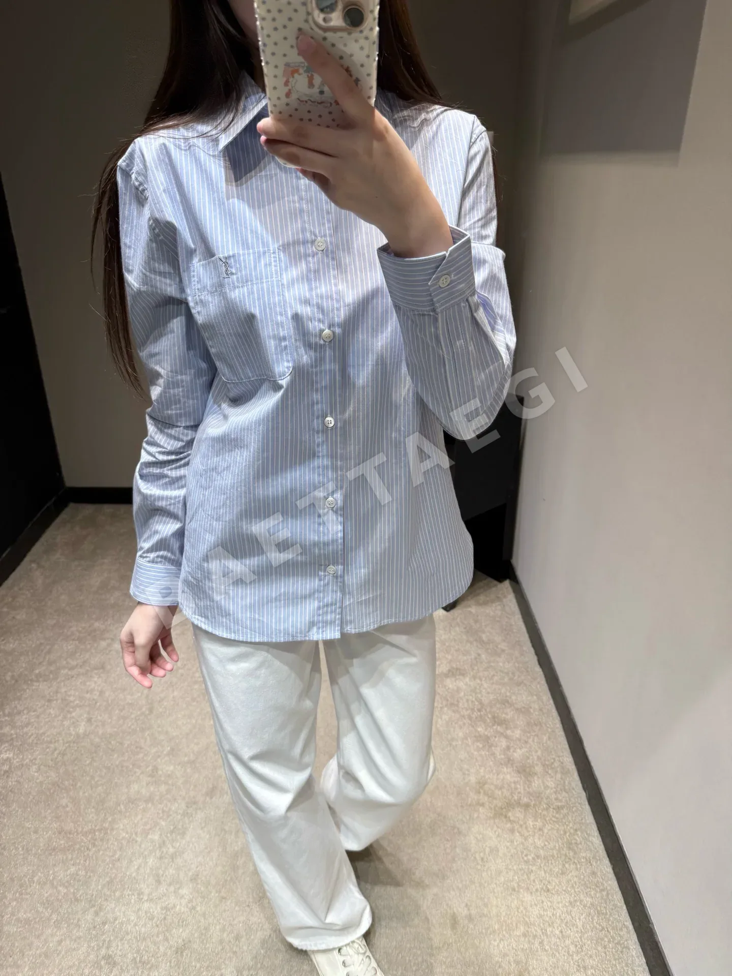 생로랑 로고 스트라이프 긴팔 셔츠 여성의류 상세 이미지 8