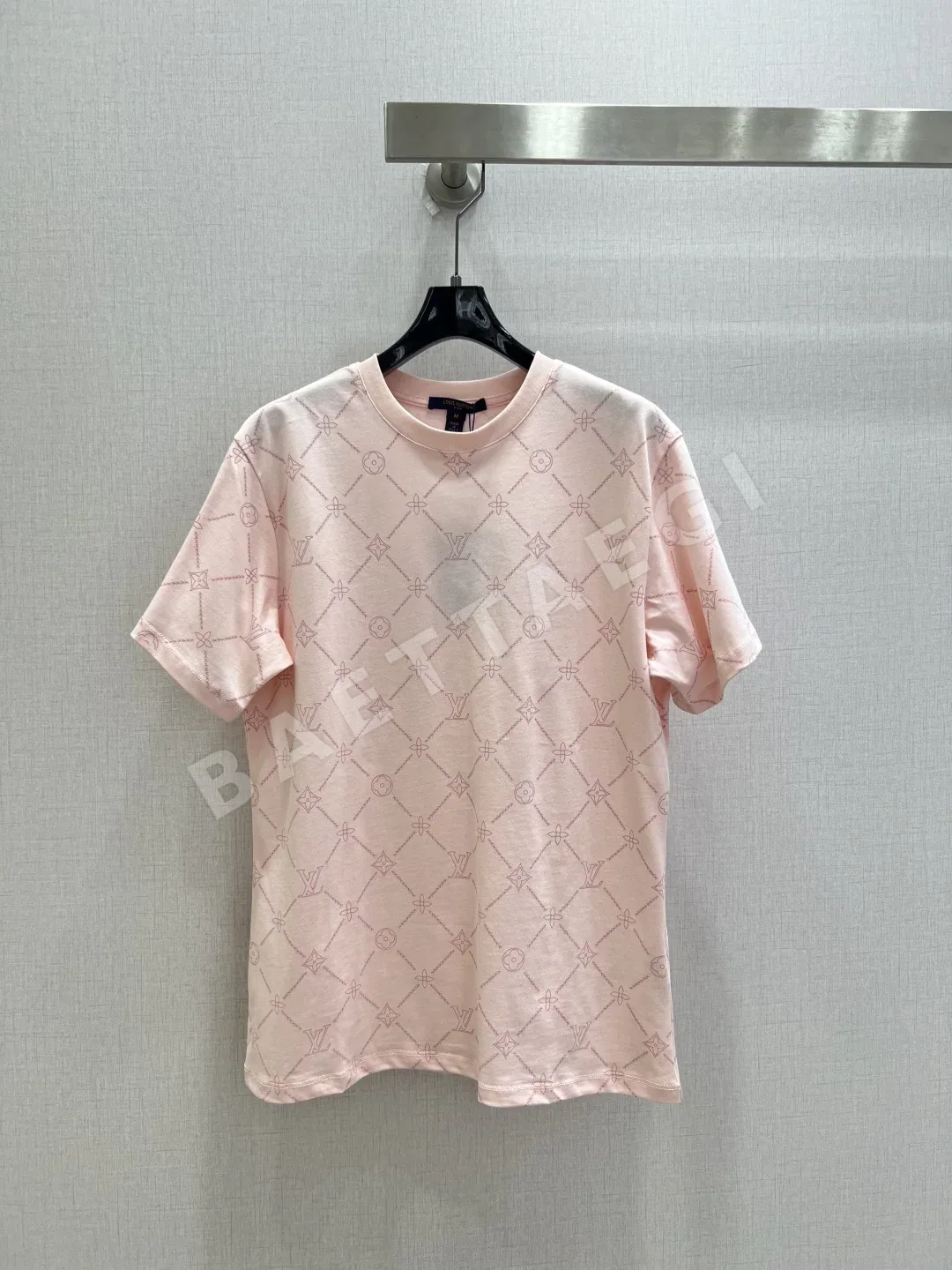 루이비통 여성 반팔 73795