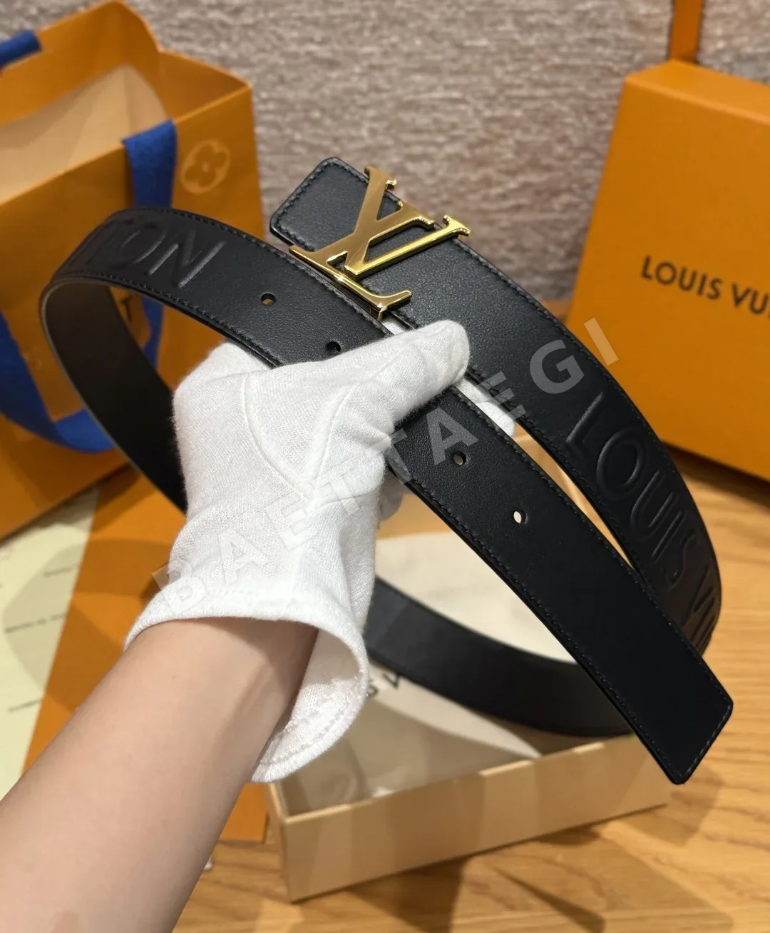 루이비통 LV커넥트 40mm 리버시블 카프스킨 벨트 상세 이미지 9