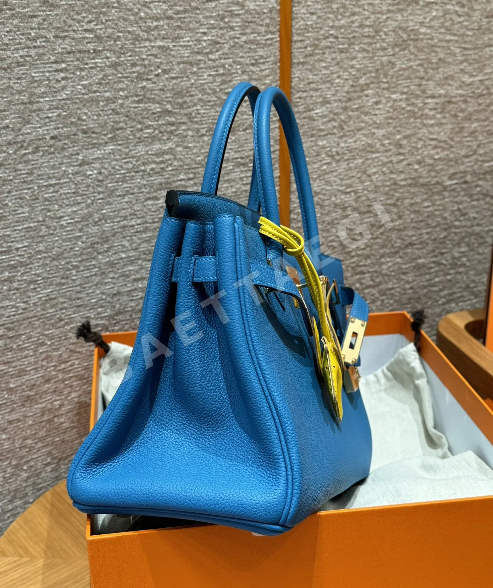 에르메스 버킨 30 블루 프리다 토고 가죽 가방 상세 이미지 3