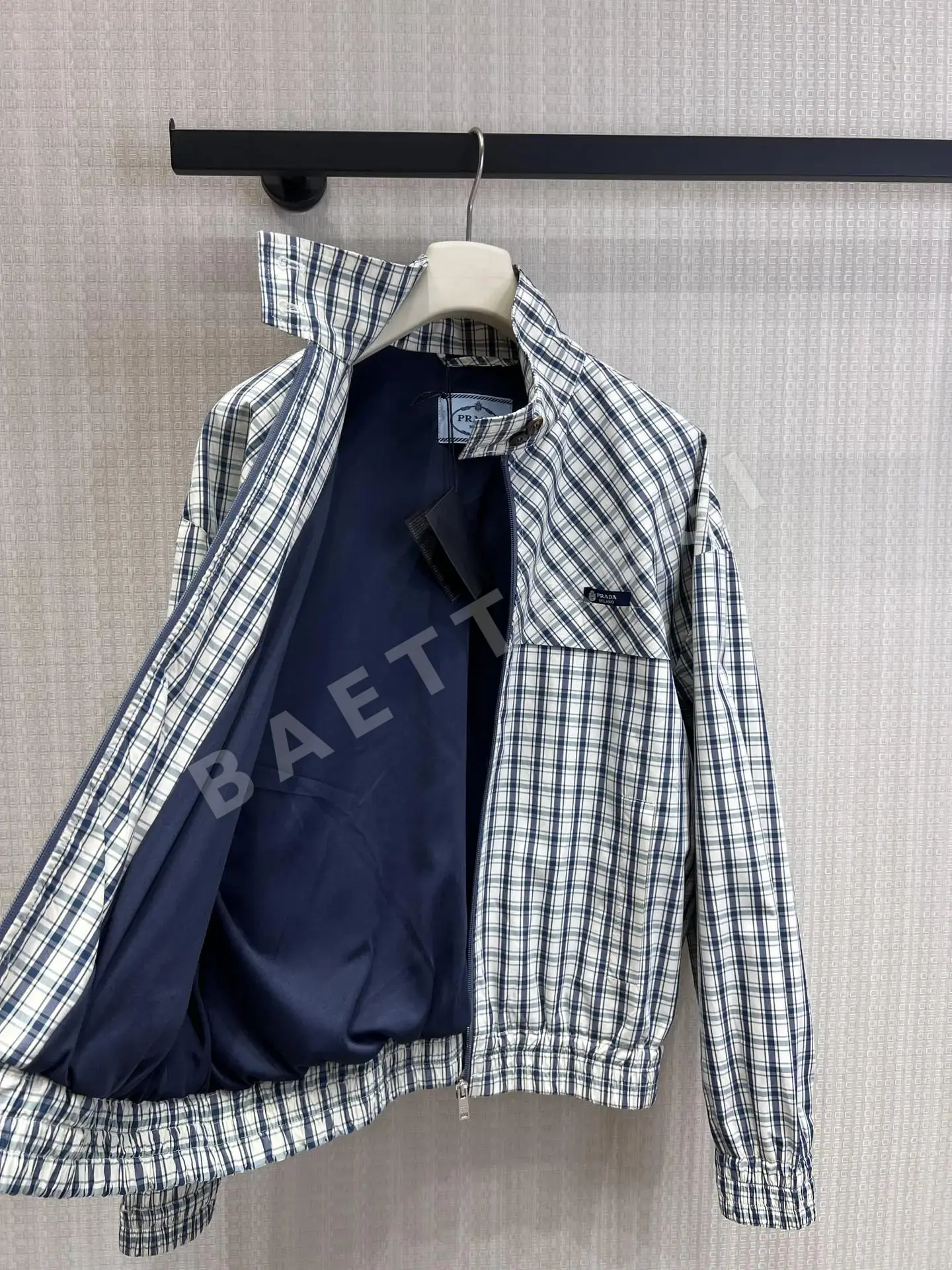 프라다 리버시블 체크 나일론 자켓 상세 이미지 2