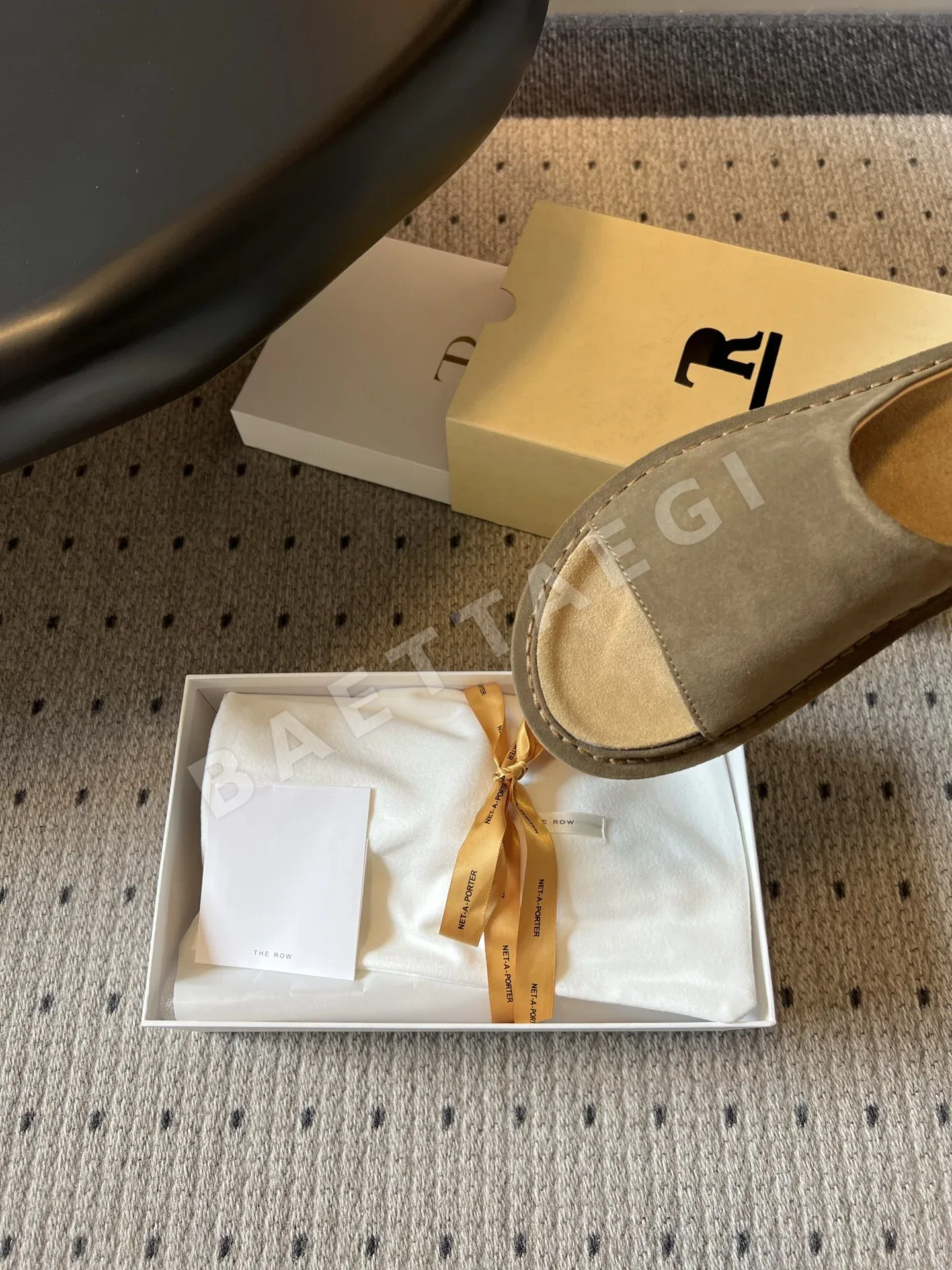 더로우 스웨이드 샌들 상세 이미지 7