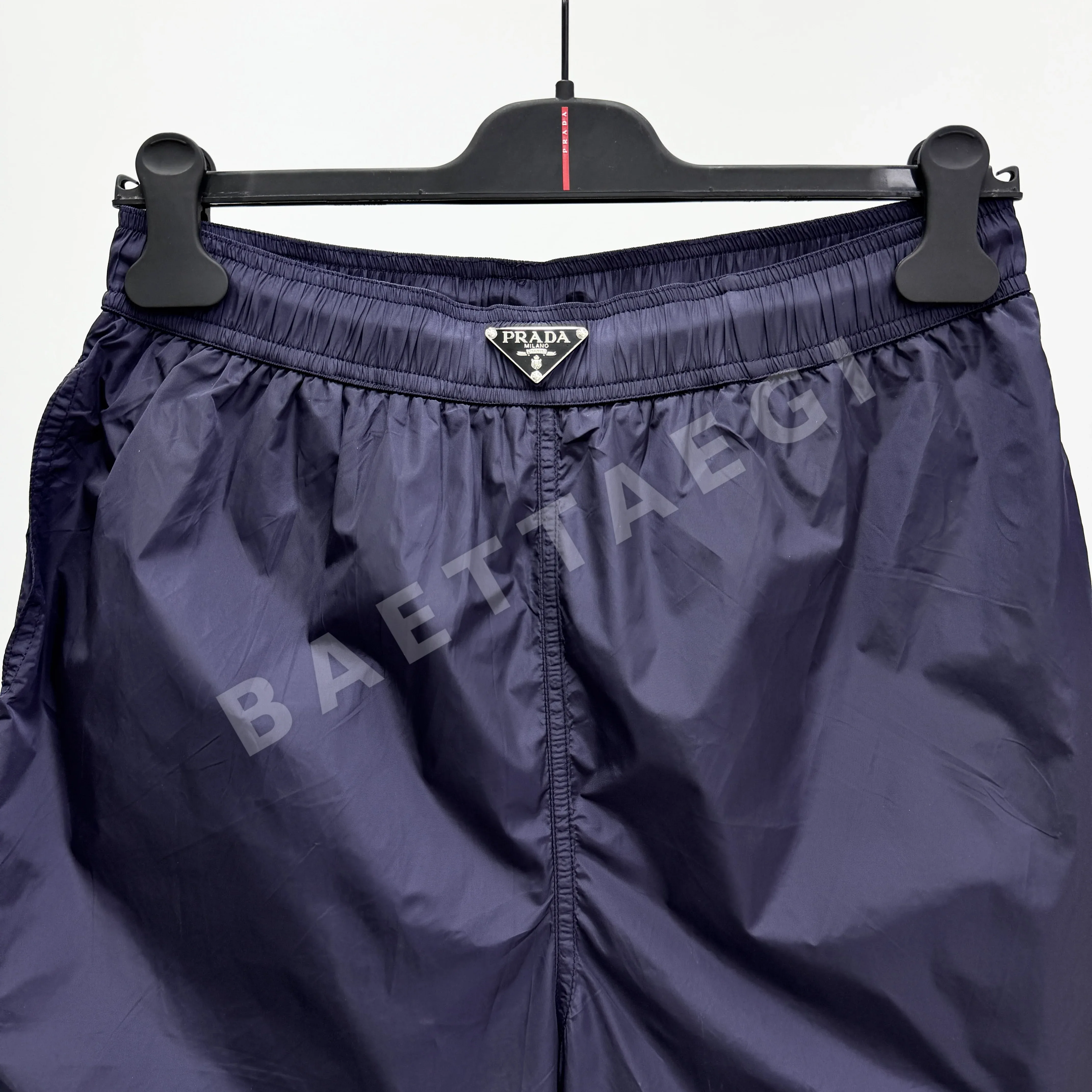 프라다 Re-Nylon 솔리드 컬러 엘라스틱 비치 반바지 41245 Prada Shorts 상세 이미지 12