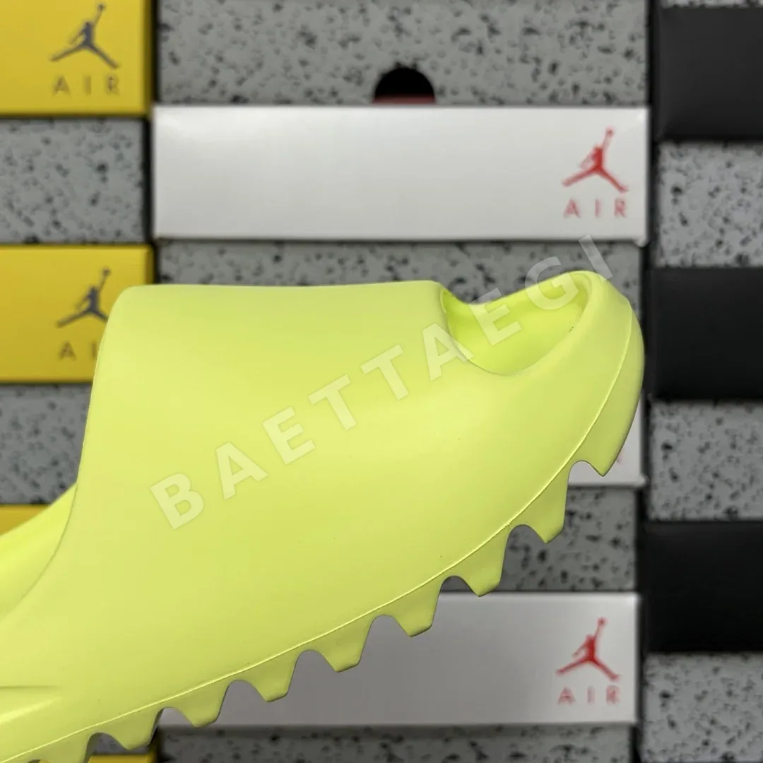 아디다스 [LW] 이지 슬라이드 GX6138 200625 Adidas Yeezy Slide Glow Green 상세 이미지 8