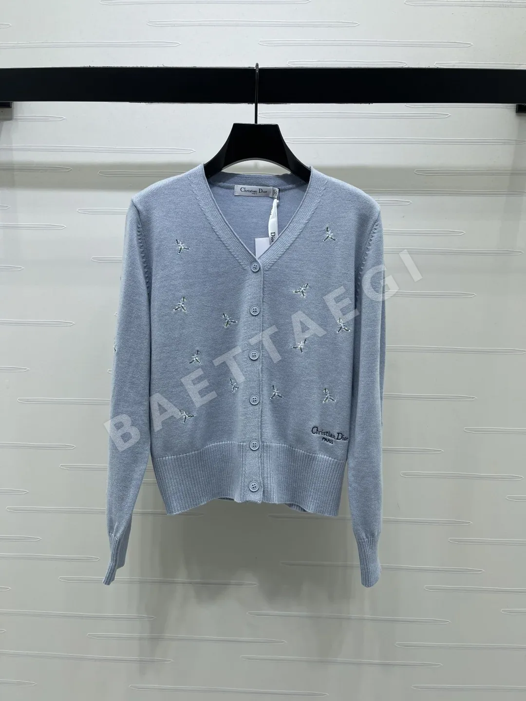 디올 오각별 자수 울 V넥 가디건 153642
