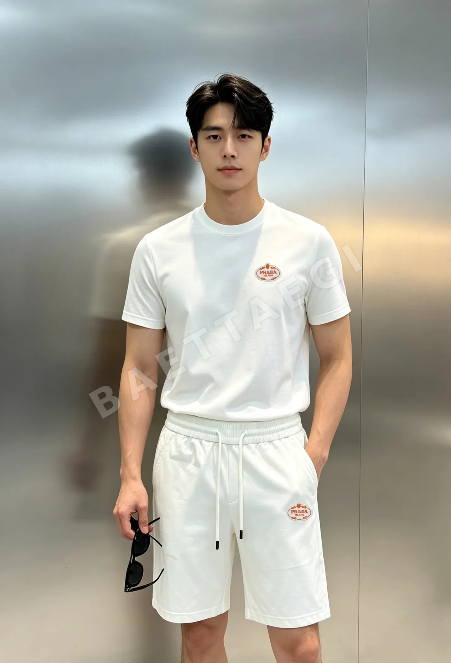 프라다 남성 자수포인트 반팔 티셔츠 상세 이미지 1