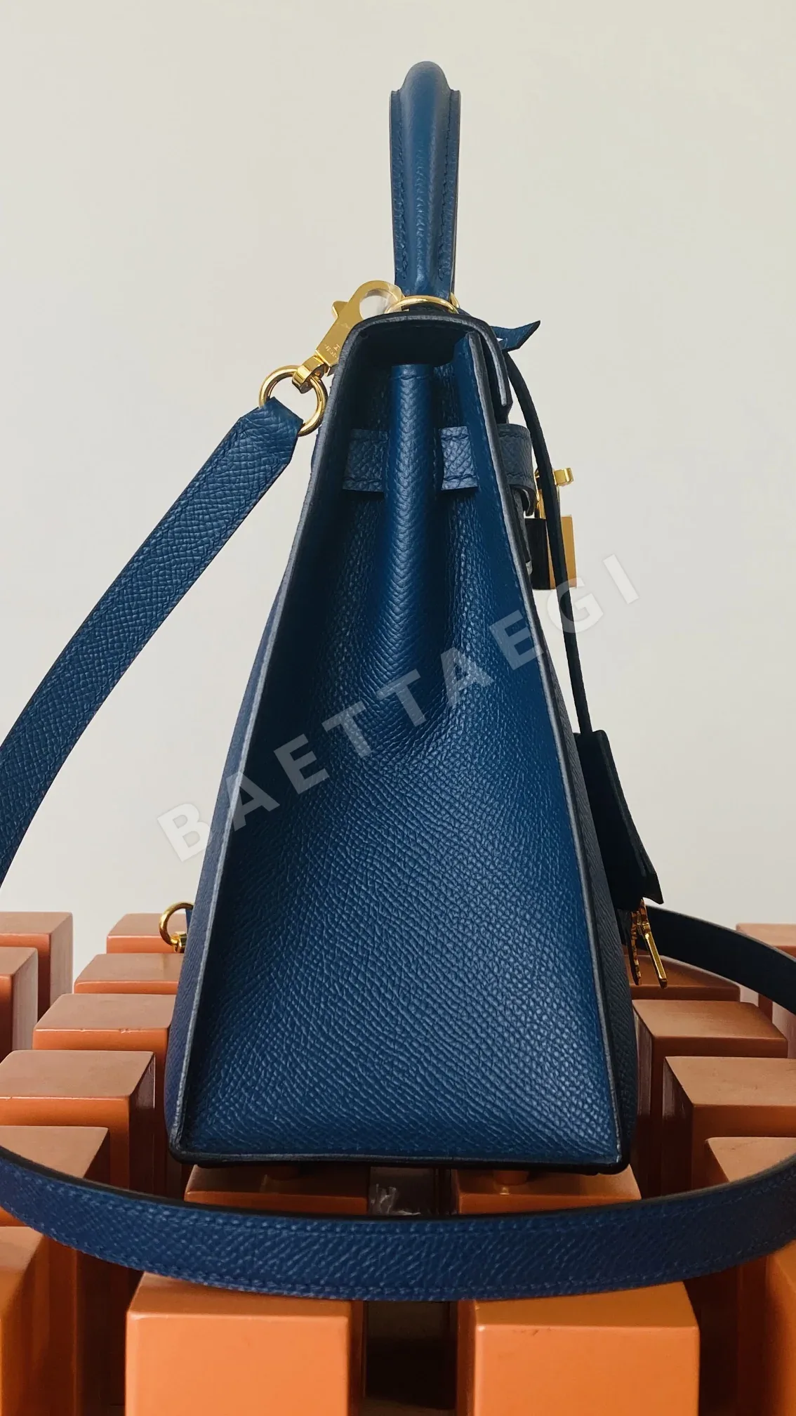 에르메스 켈리 25 덕 블루 앱송 가방 상세 이미지 4