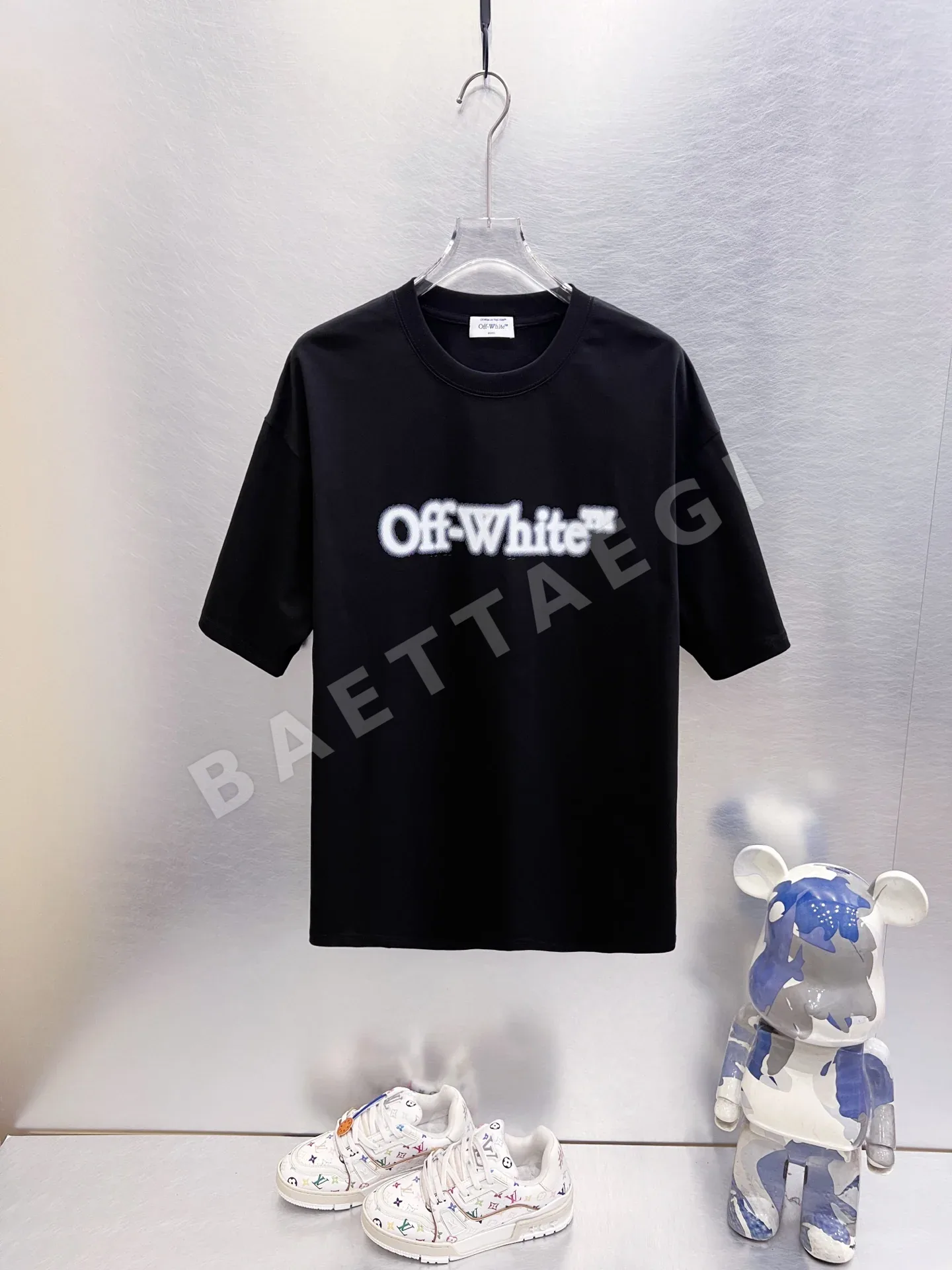 오프화이트 300 g 원단 남성 반팔 티셔츠 상세 이미지 4