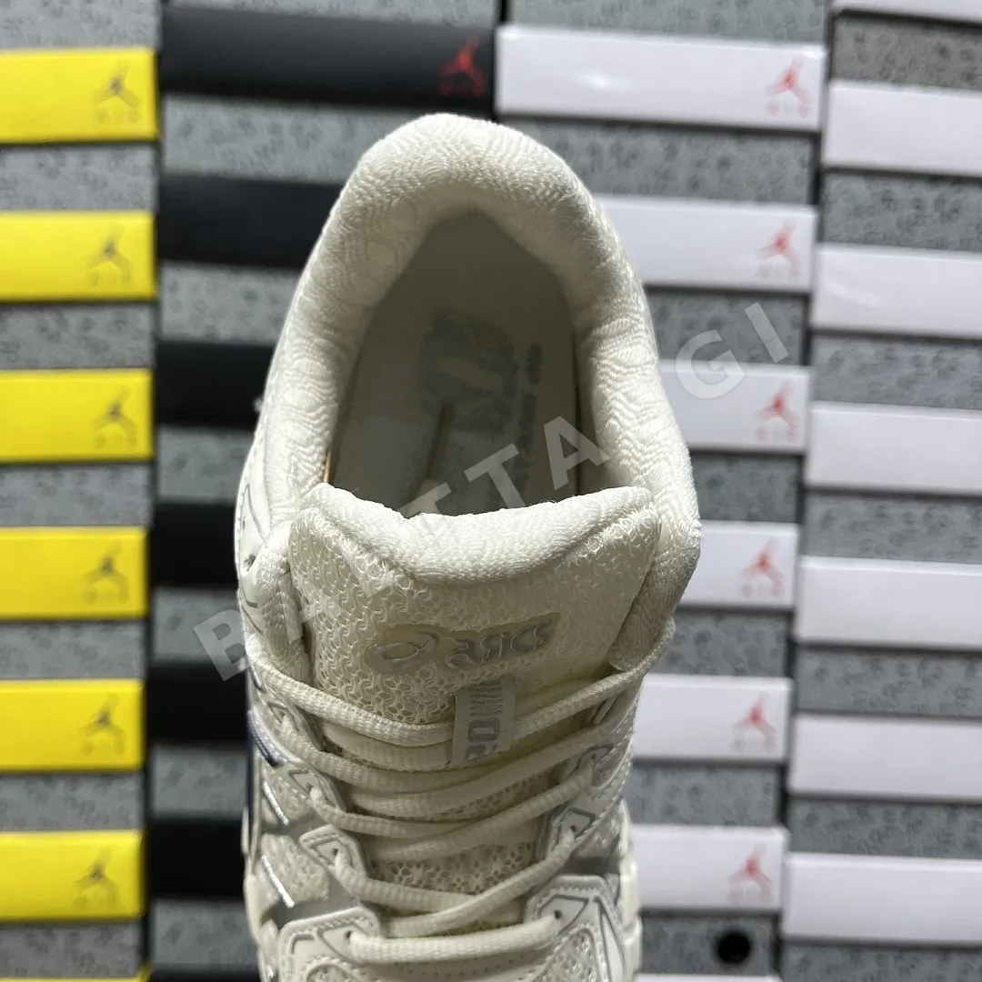 아식스 [TOP] 젤 카야노 20 1203A388-104 200424 Asics Gel-Kayano 20 Cream Independence 상세 이미지 4