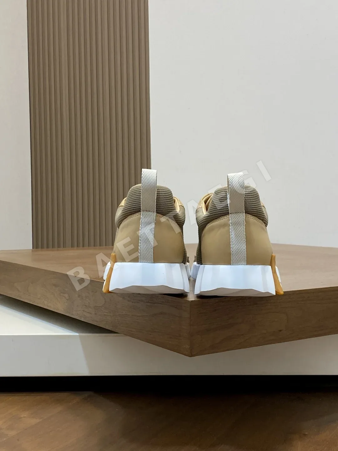 에르메스 바운싱 스니커즈 블랙 가죽 대비 패턴 고무 인서트 상세 이미지 8
