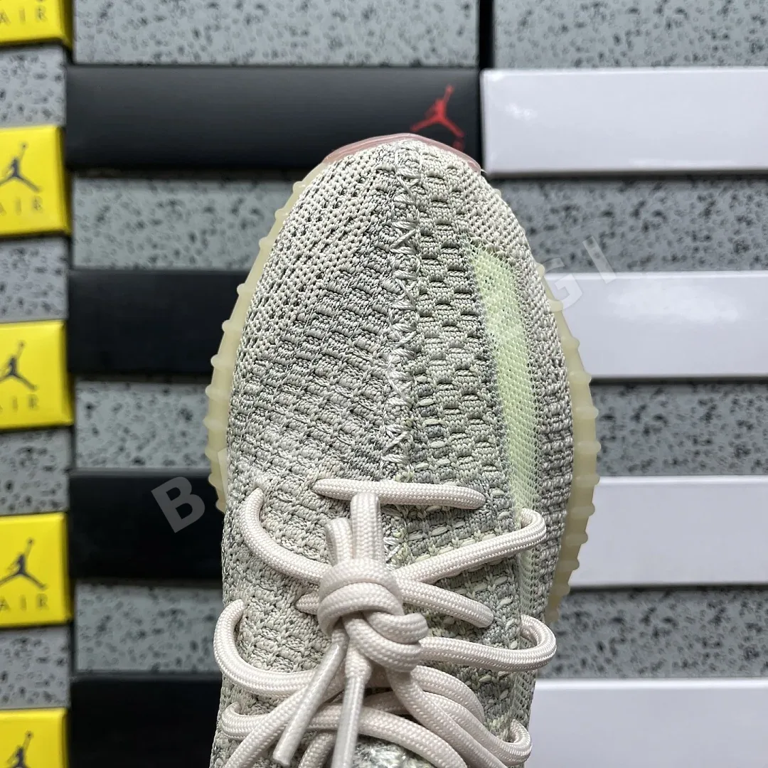 아디다스 [XQ] 이지 부스트 350 V2 FW5318 200762 Adidas Yeezy Boost 350 V2 Citrin 상세 이미지 2