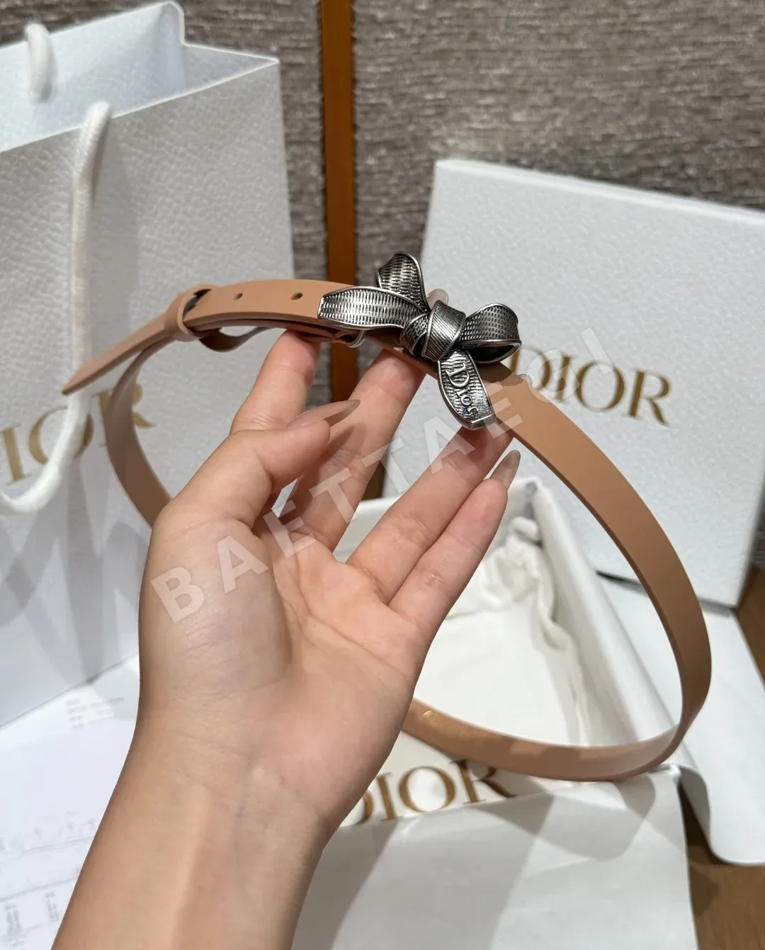 디올 르 누 드 블랙 카프스킨 벨트 상세 이미지 3