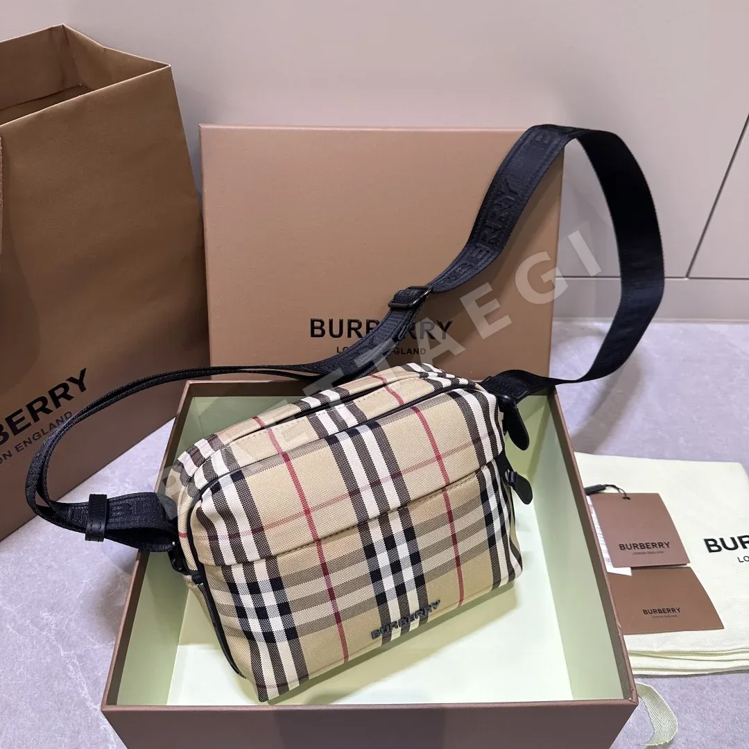 버버리 패브릭 체크 카메라백 상세 이미지 2