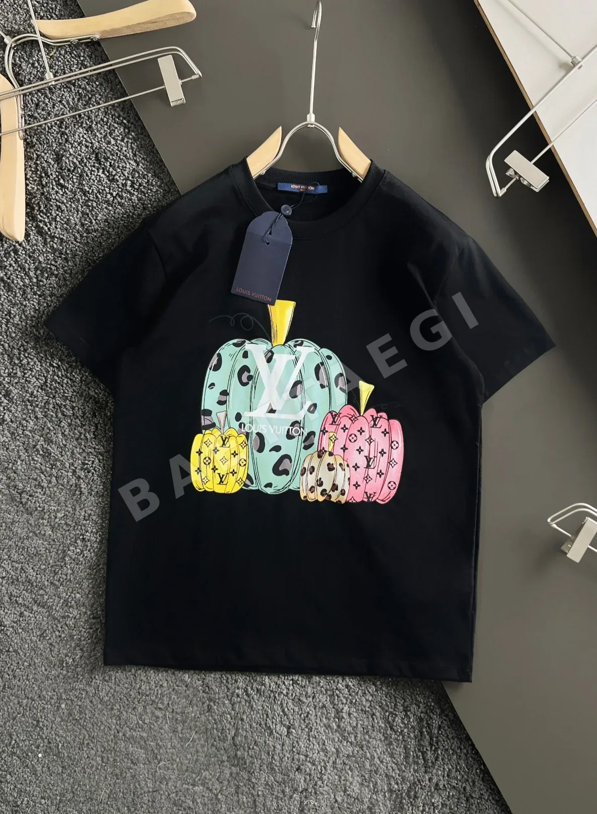 루이비통 여성 반팔 티셔츠 91018