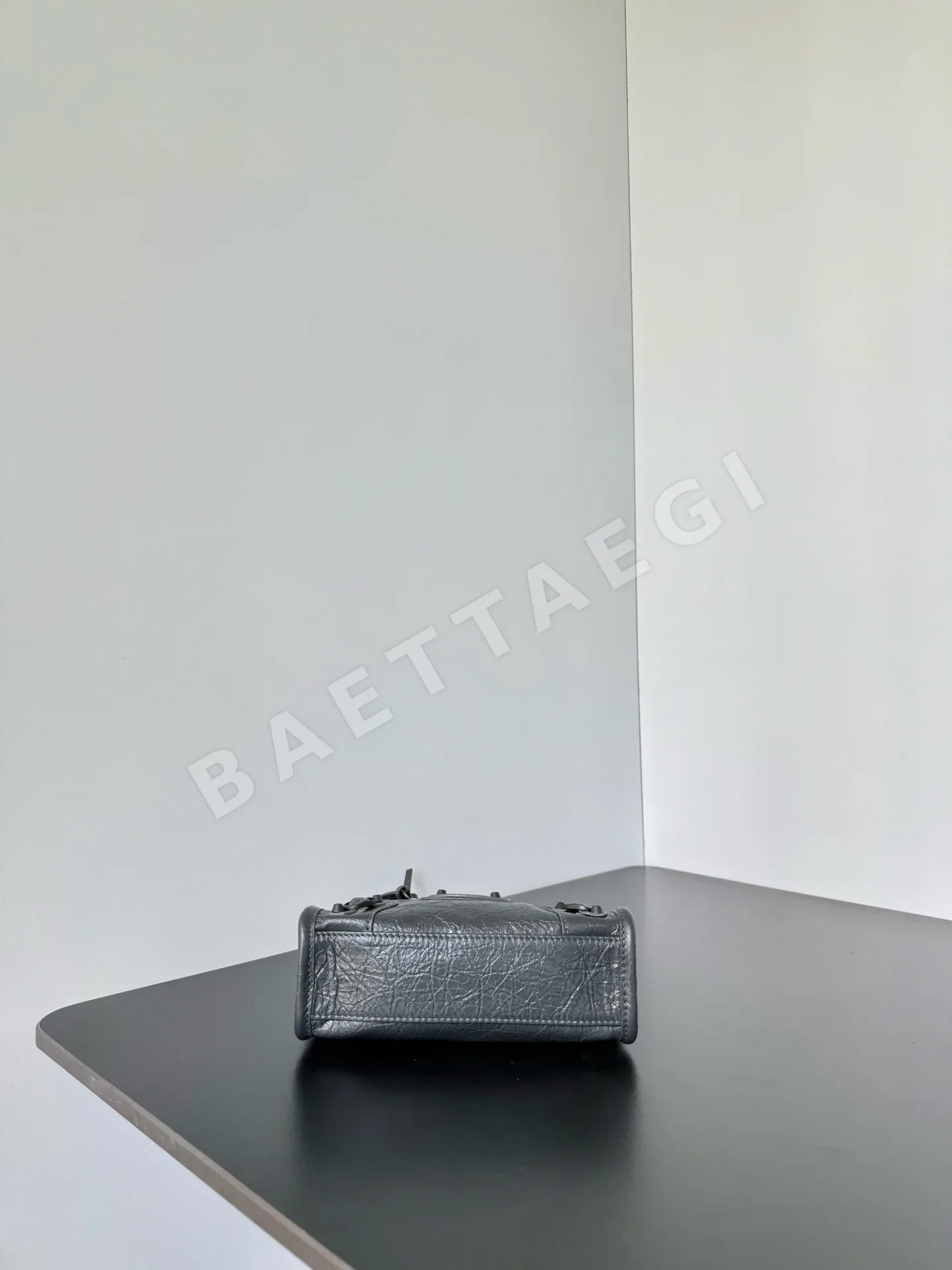 발렌시아가 르 시티 크로스바디 가방 상세 이미지 5