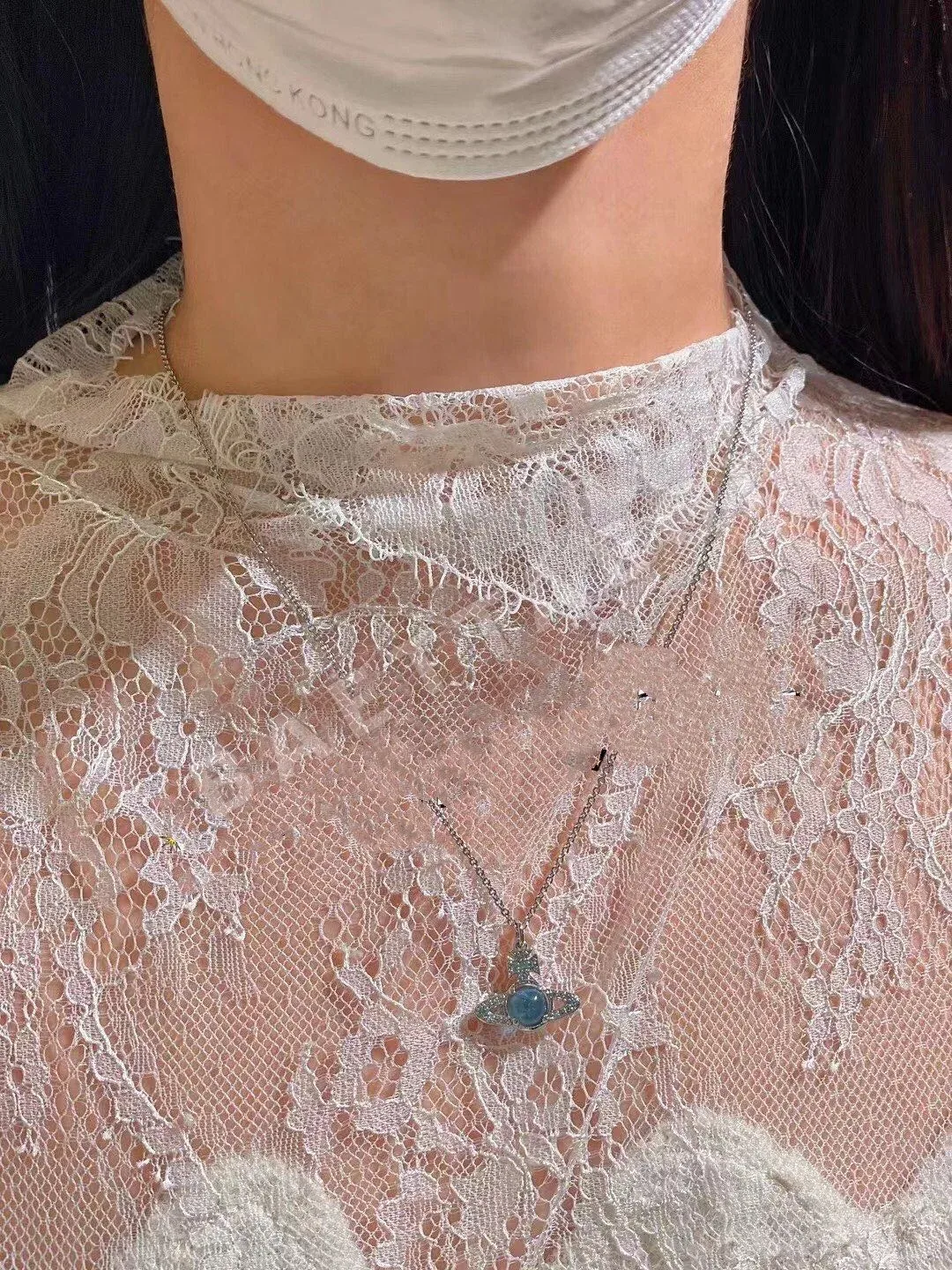 비비안웨스트우드 양면 장식 목걸이 상세 이미지 2