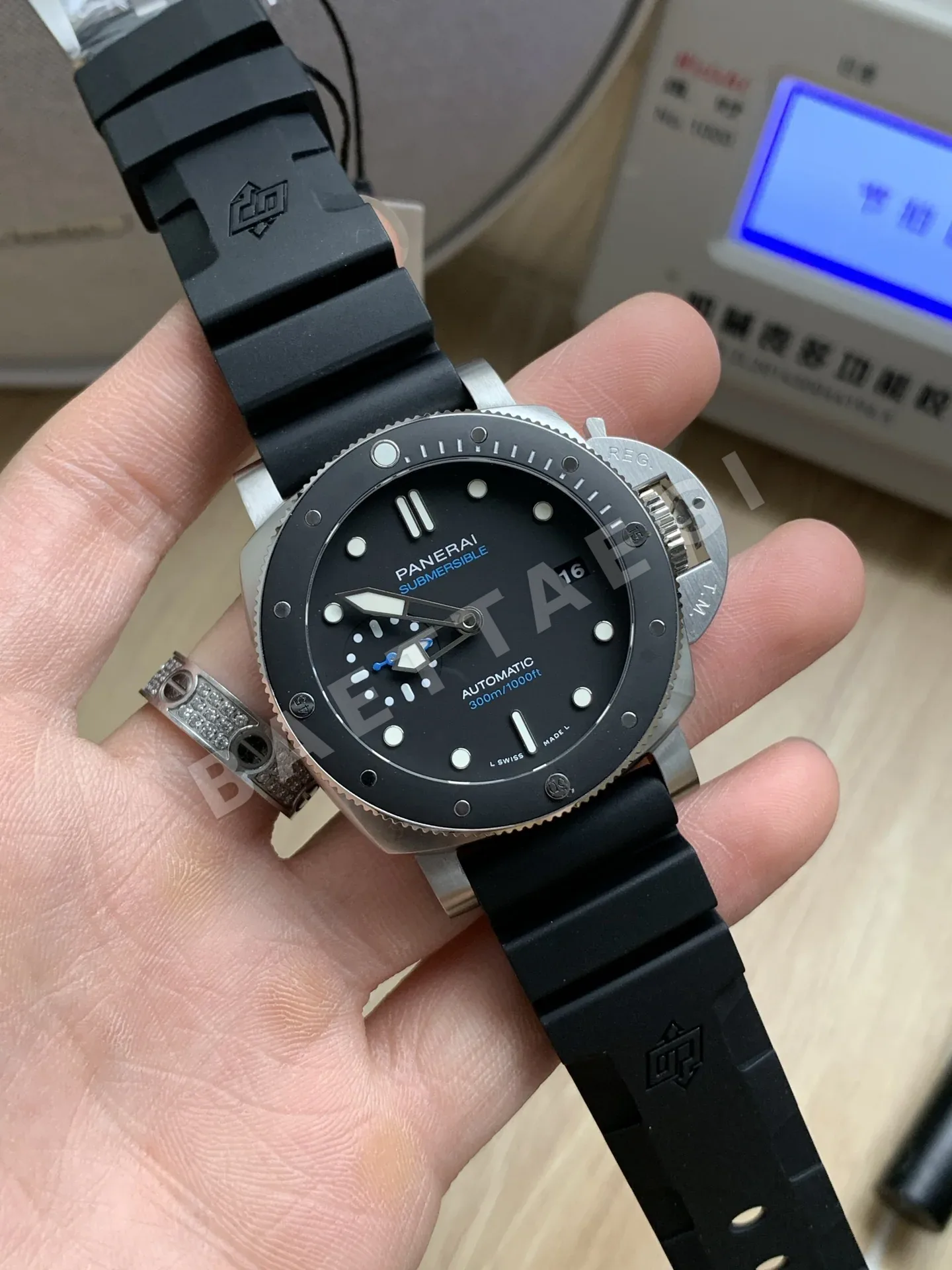 파네라이 PAM683 세라믹 시계 상세 이미지 2