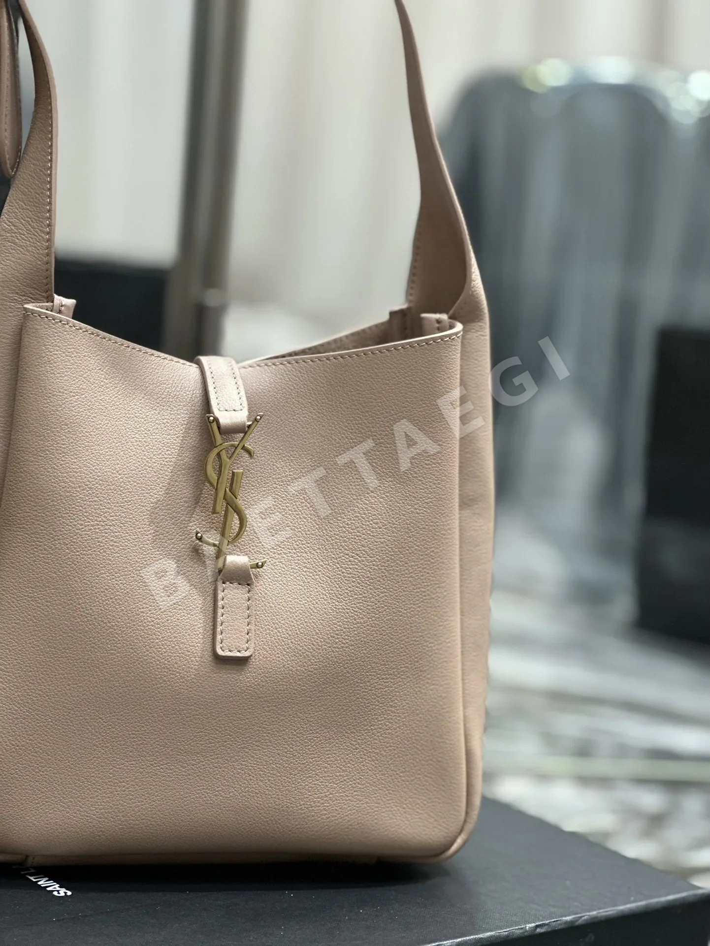 생로랑 마오 베이지 빈티지풍 호보 언더암 가방 상세 이미지 5