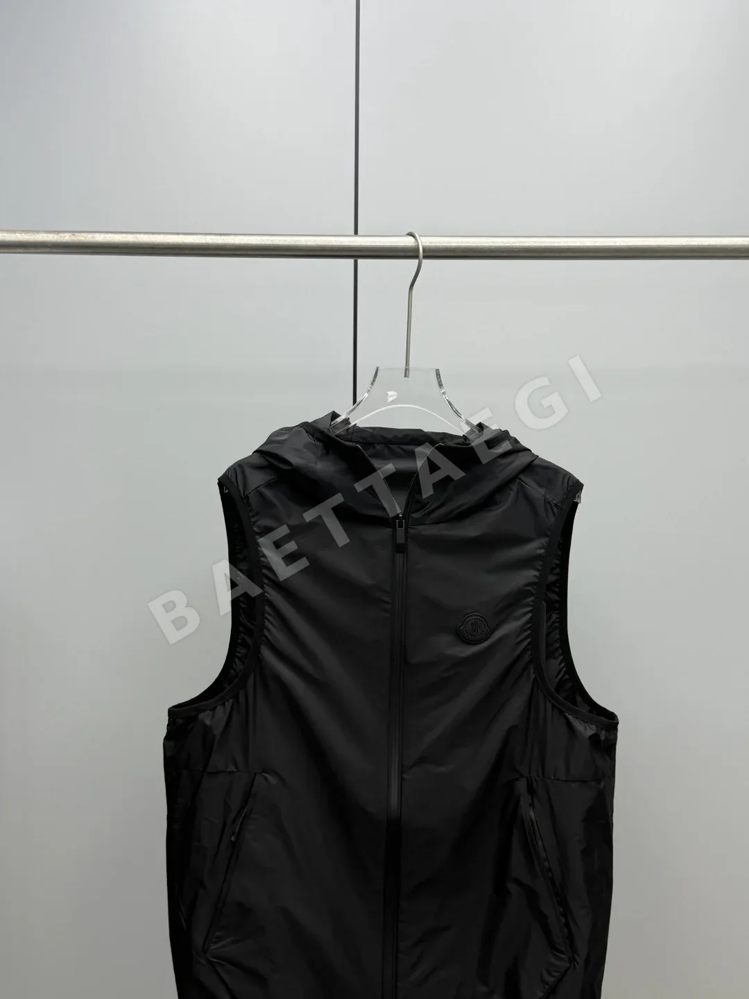 몽클레르 모레탄 블랙 레이블 후디드 레이어드 베스트 자켓 상세 이미지 3