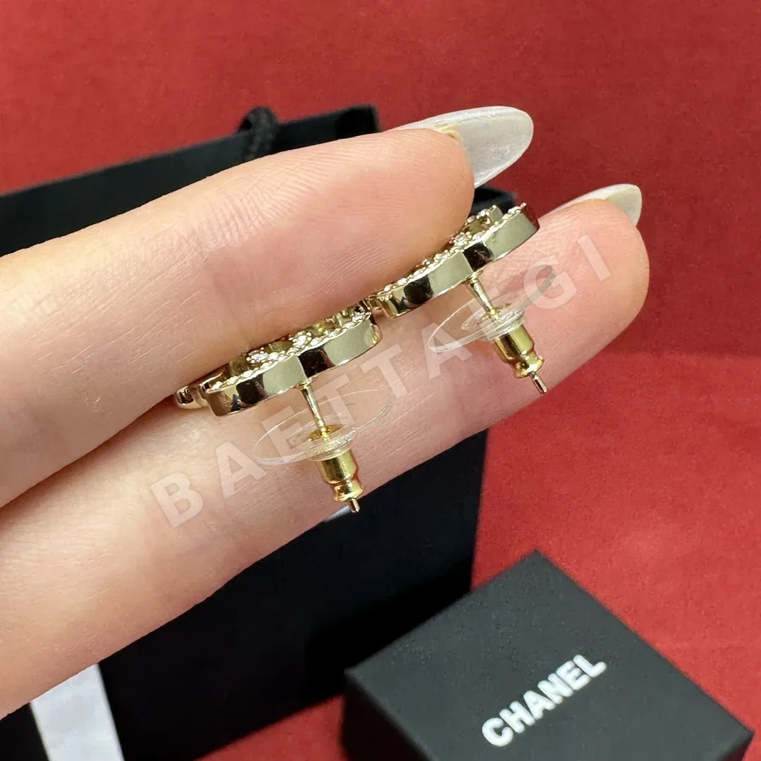 샤넬 더블 C 하트 스터드 귀걸이 상세 이미지 5