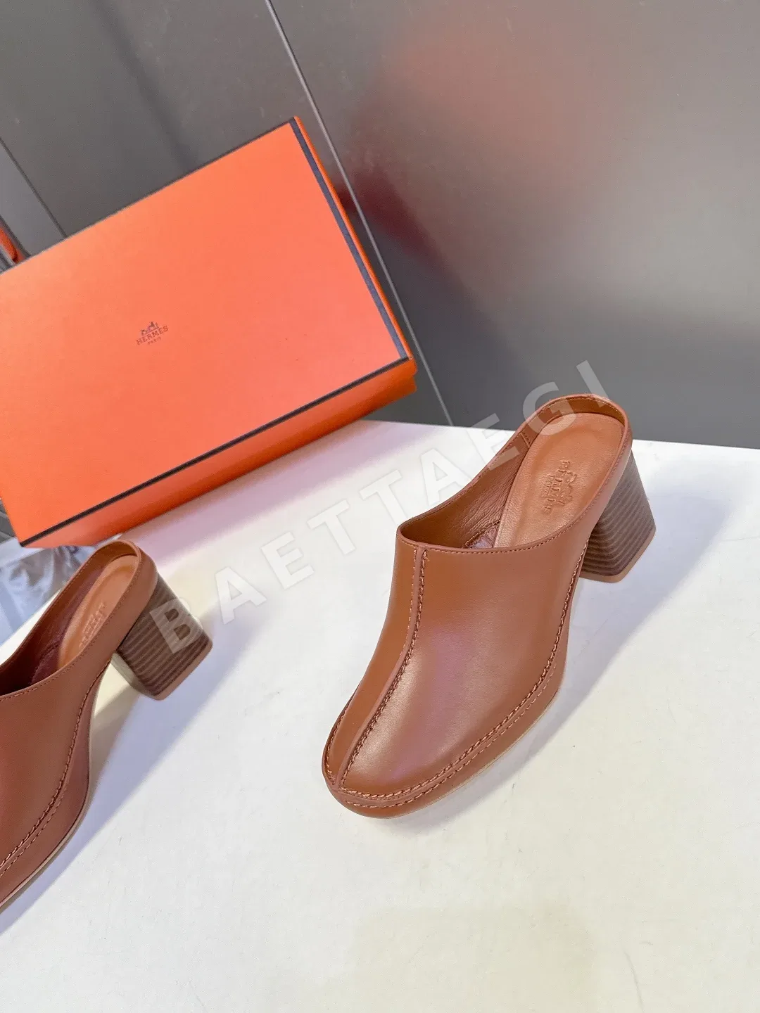 에르메스(Hermès)의 미스터리 70 뮬 상세 이미지 3