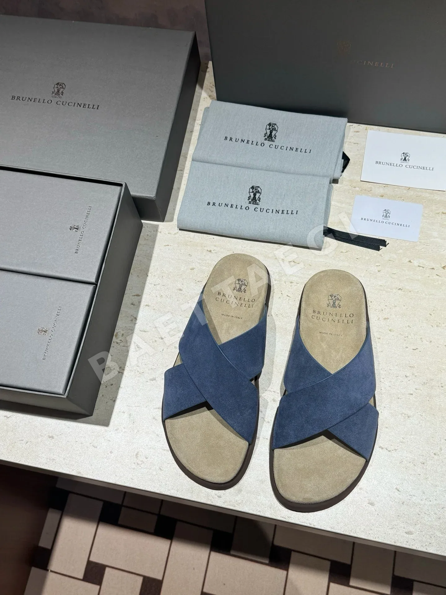 브루넬로쿠치넬리 스웨이드 비치 샌들 상세 이미지 5