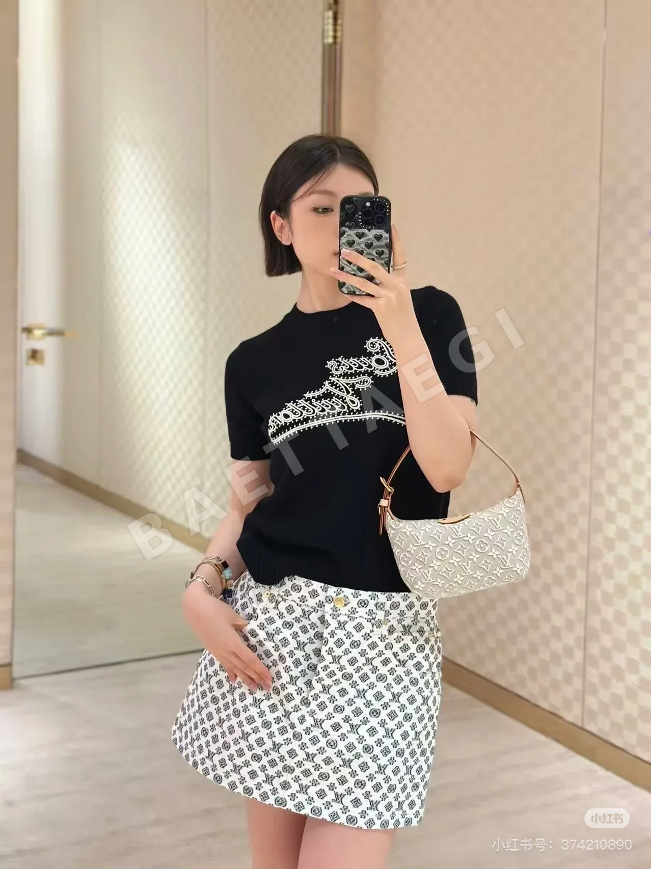 루이비통 캐시미어 자수 여성 반팔 티셔츠 상세 이미지 7