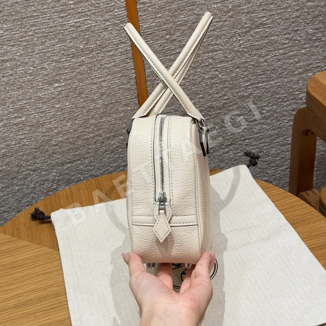 에르메스 미니 페더 염소가죽 가방 상세 이미지 3