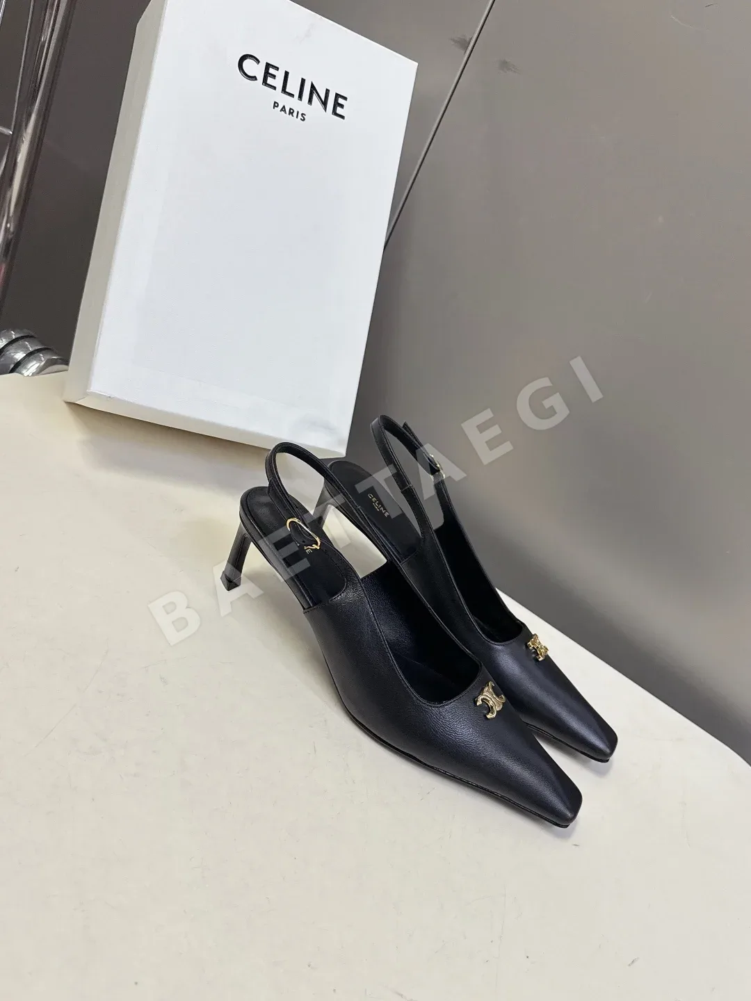 셀린느 뾰족 토 여성 신발 상세 이미지 2
