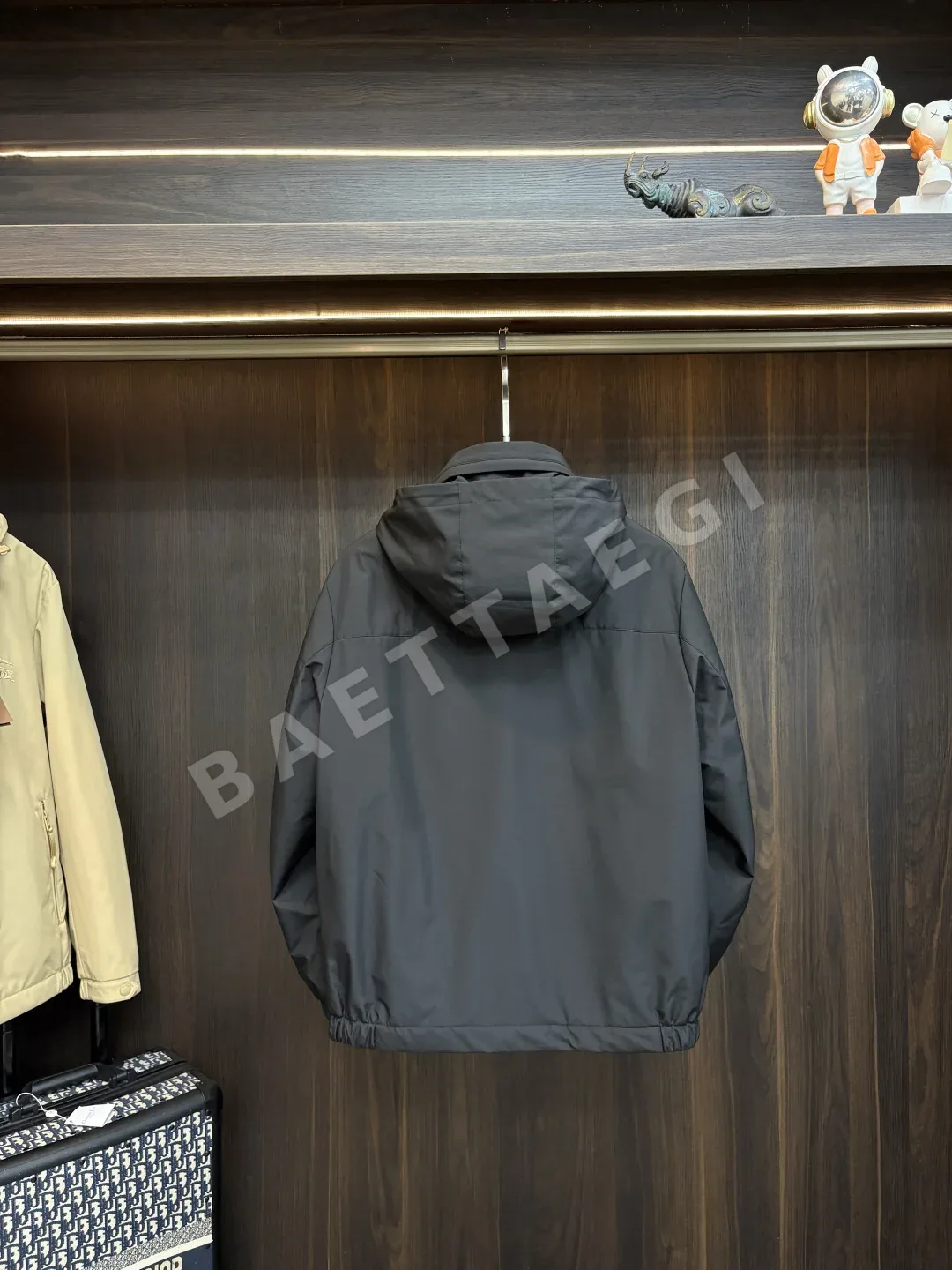 버버리 후드 내장 스탠드카라 남성 퀼팅 자켓 상세 이미지 3
