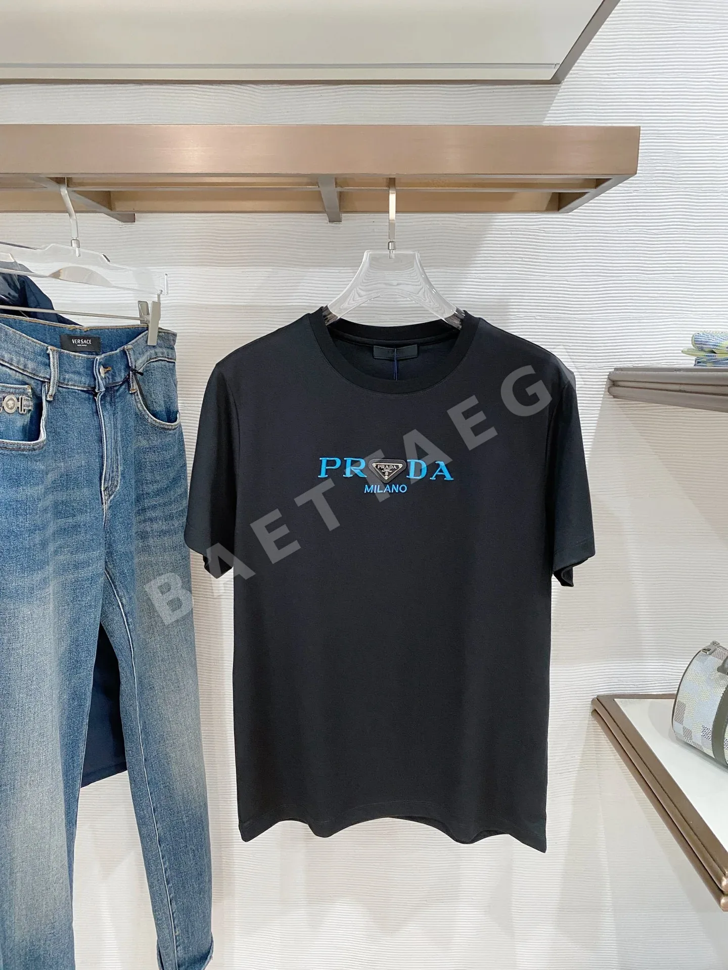 프라다 남성 부티크 크루넥 반팔 티셔츠 127389