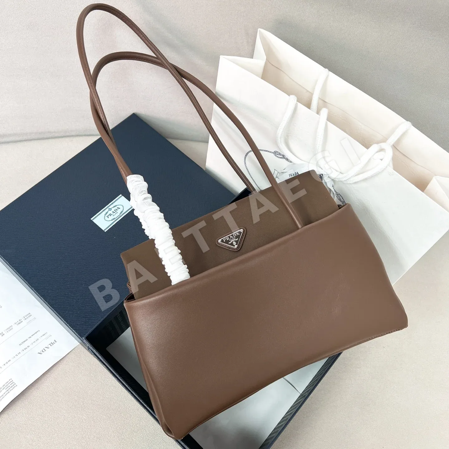 프라다 뉴패시지 미디엄 핸드백 가죽 숄더백 1BA495