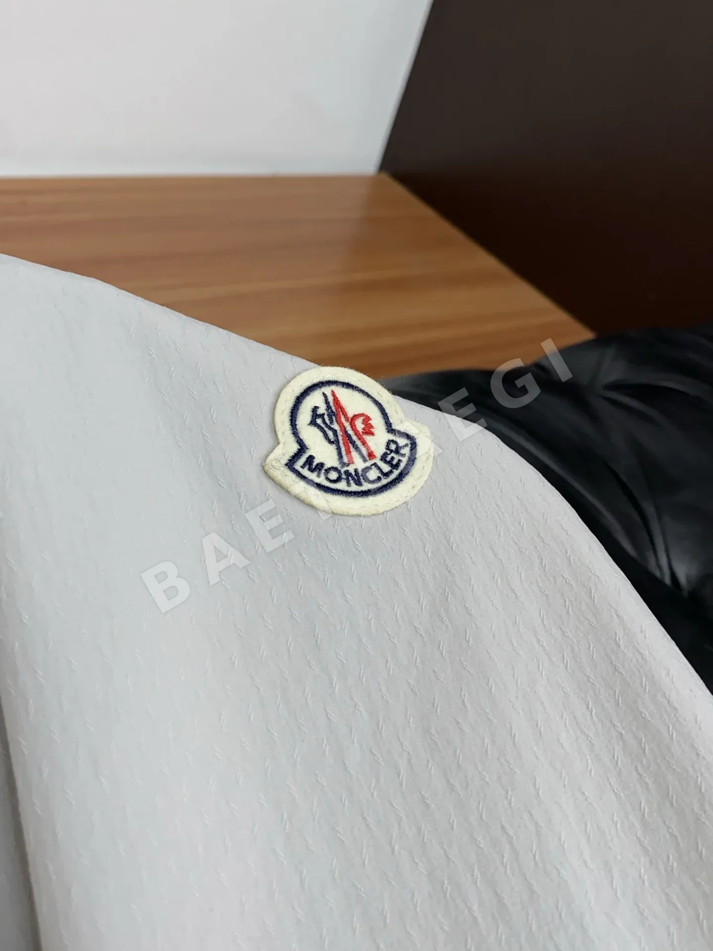 몽클레르 프린트 카라 자켓 상세 이미지 8