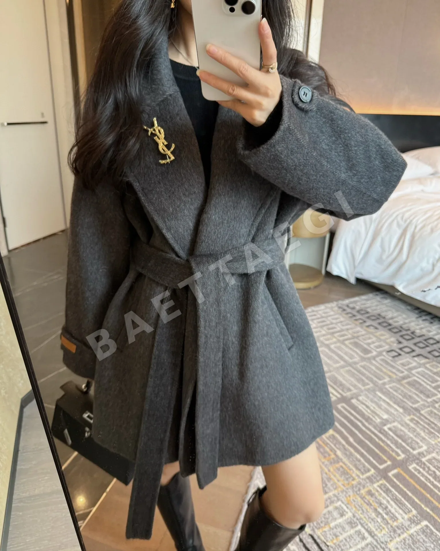 생로랑 알파카울 바스로브 코트 202642