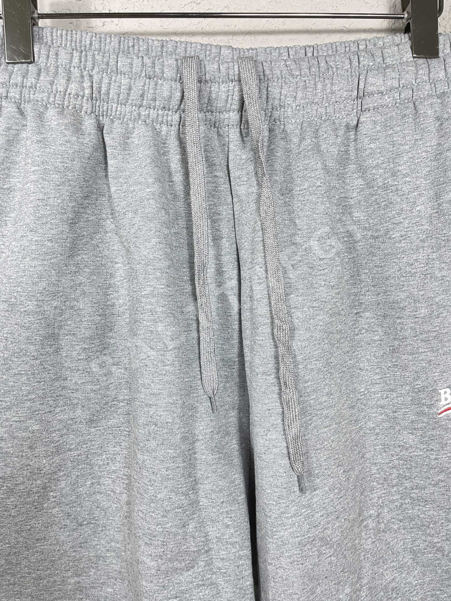 발렌시아가 클래식 웨이브 로고 자수 남성 반바지 상세 이미지 9