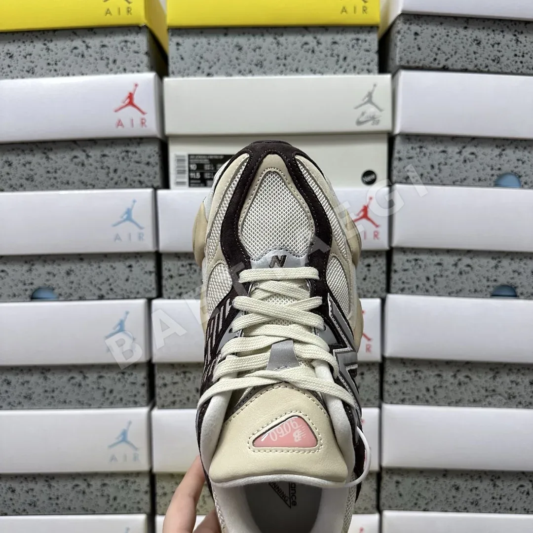 뉴발란스 [C] 9060 U9060FLP 202179 New Balance 9060 상세 이미지 2