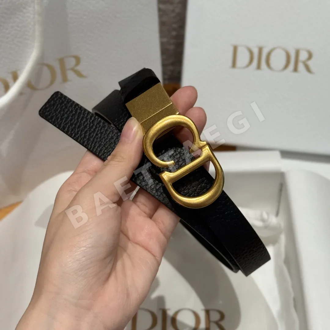 디올 새들 실버 CD 버클 양면 소가죽 벨트 상세 이미지 3