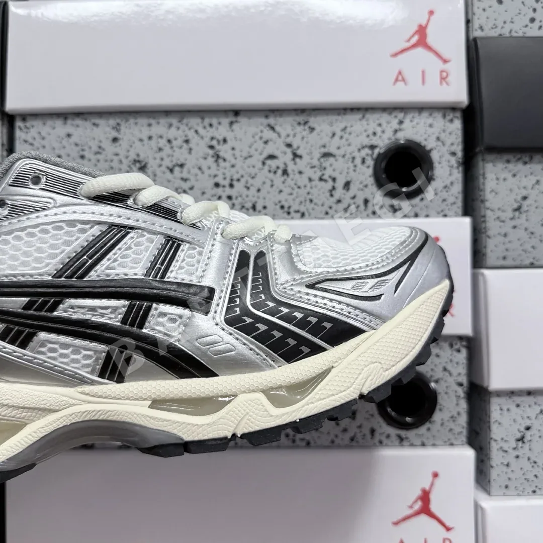 아식스 [WZ] 젤 카야노 14 1201A457-101 200399 Asics Gel-Kayano 14 JJJJound Silver Black 상세 이미지 7