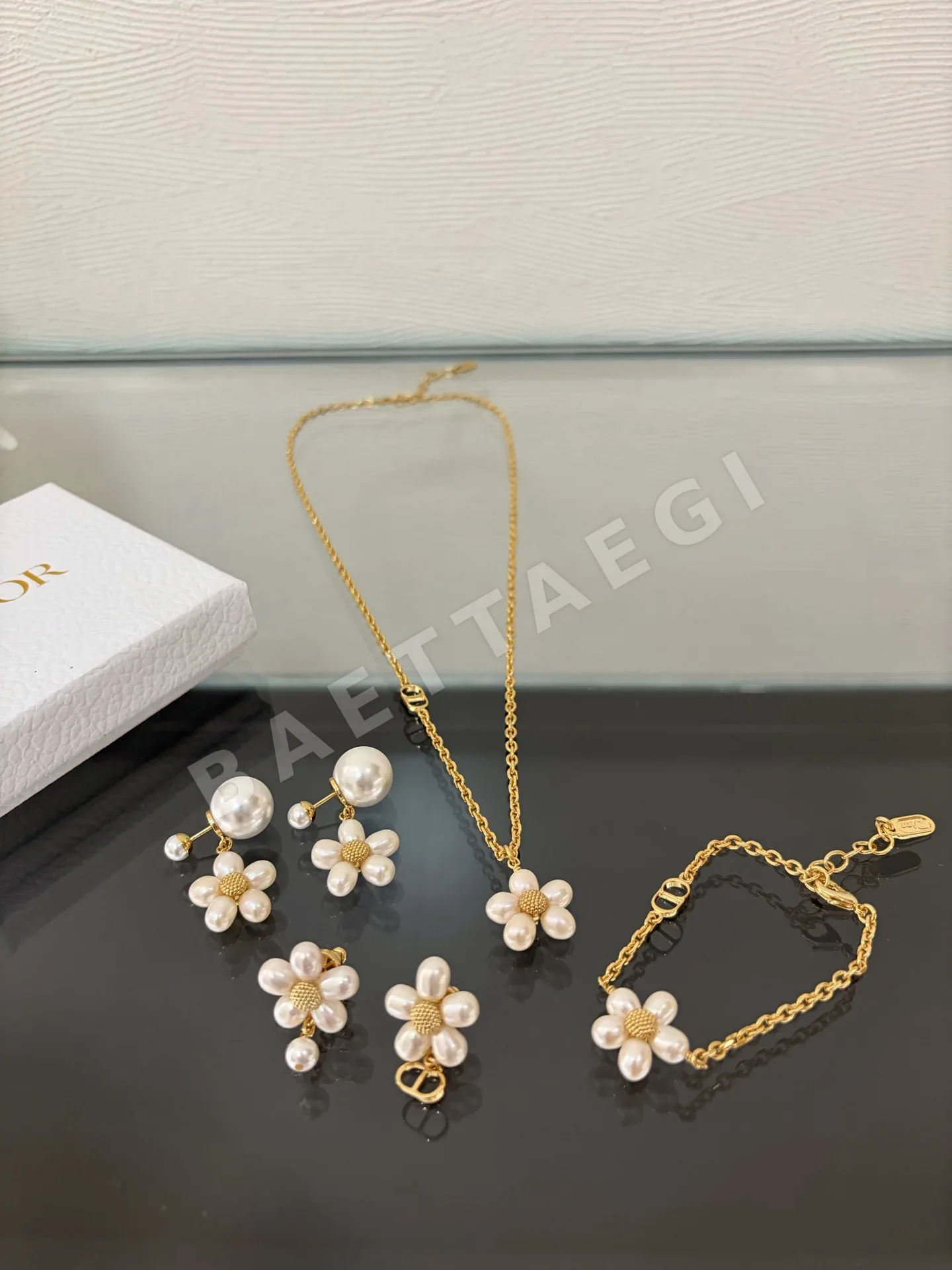 디올 데이지 목걸이 134723