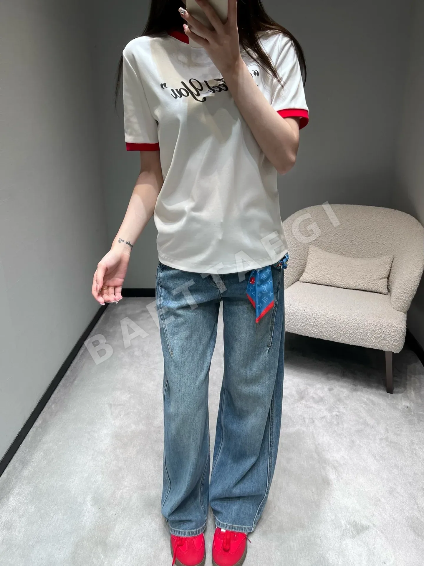 디올 카라 블록 레터 프린트 반팔 티셔츠 상세 이미지 8
