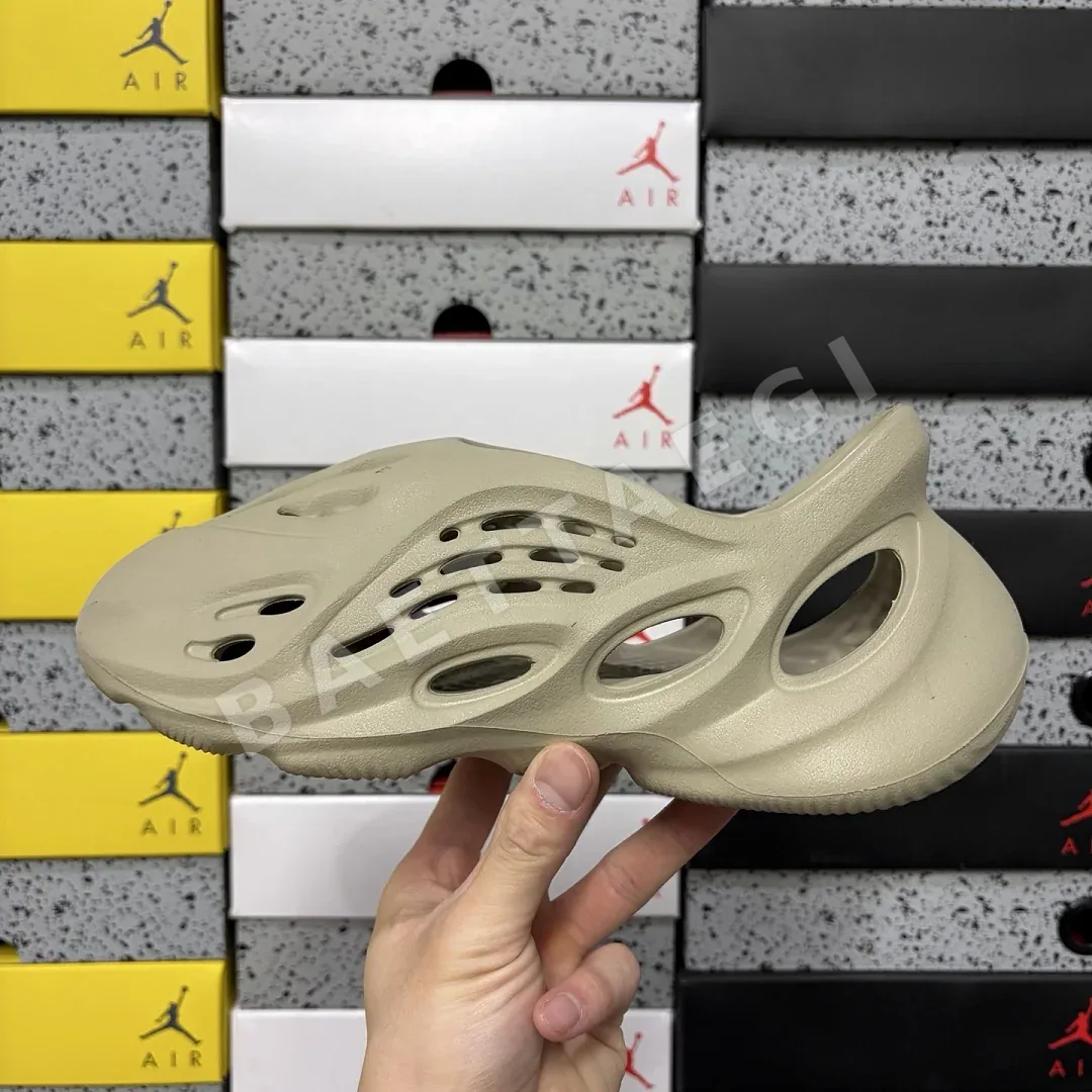 아디다스 [LW] 이지 폼 RNR GV6840 200651 Adidas Yeezy Foam RNR Stone Salt 상세 이미지 8