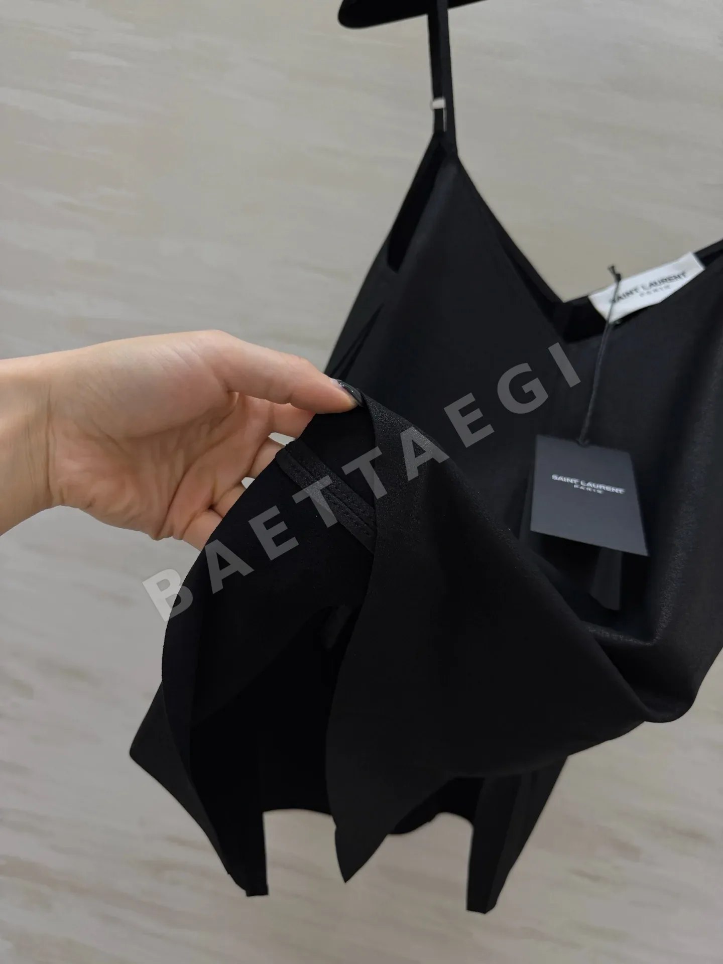 생로랑 여성 반팔 티셔츠 상세 이미지 4