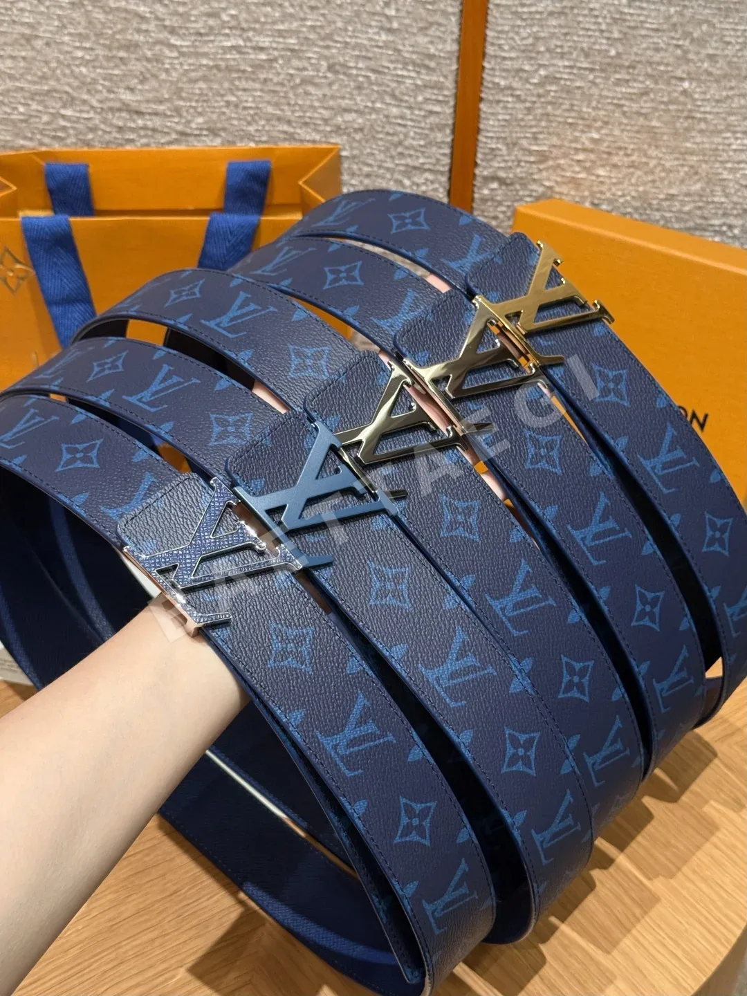 루이비통 디멘션 드리프트 40mm 리버시블 벨트 177113