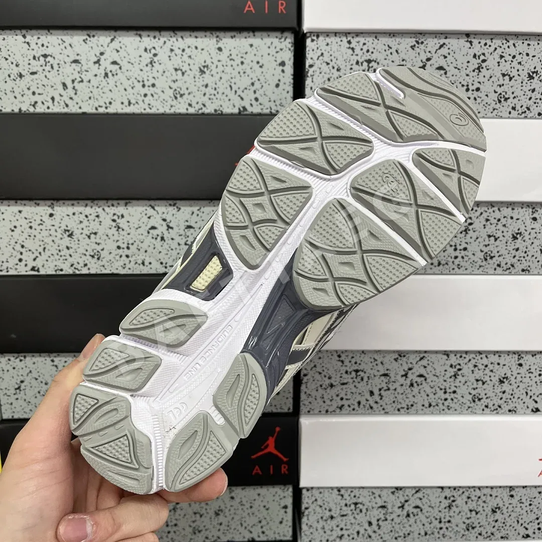 아식스 [M] 젤 NYC 2055 1203A524-101 200495 Asics Gel-NYC 2055 Cream Carbon 상세 이미지 7