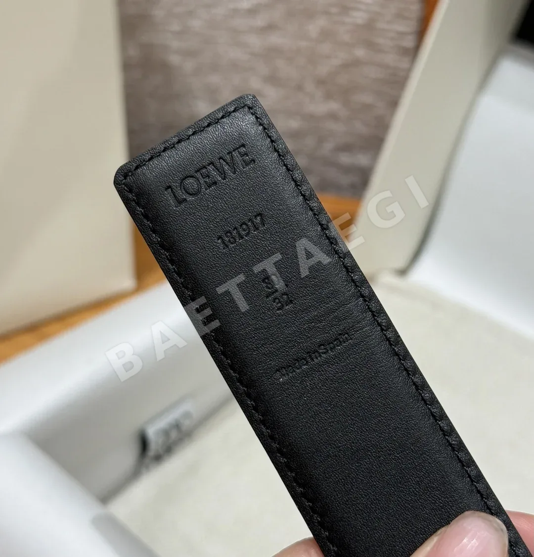 로에베 아나그램 양면 가죽 벨트 상세 이미지 10